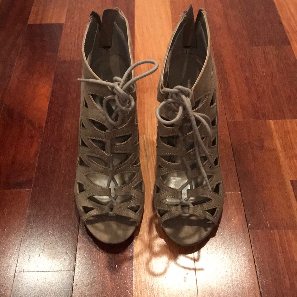 Chinese Laundry high heeled shoes